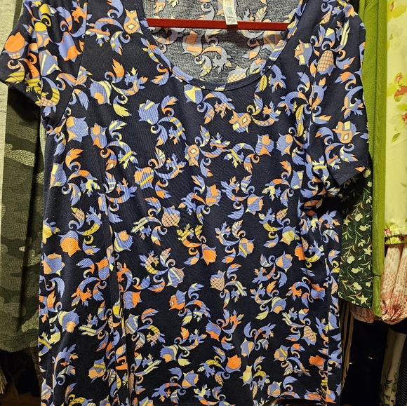 Lularoe Classic T Size XL EUC - Picture 3 of 5